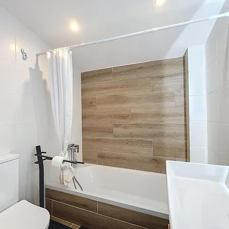 Отель Osona 4 - Casa Con Piscina Privada, *