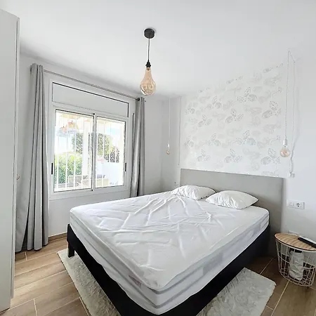 Osona 4 - Casa Con Piscina Privada, Отель *