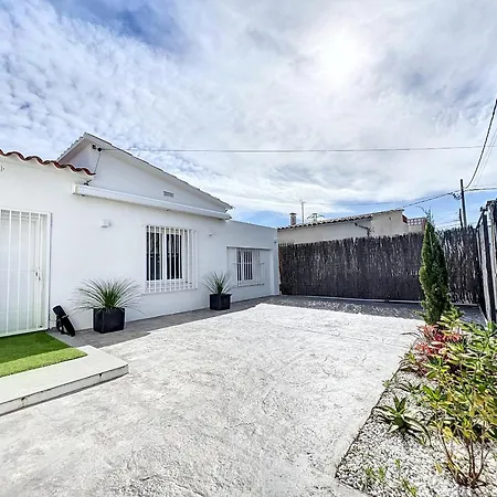 Отель Osona 4 - Casa Con Piscina Privada, *